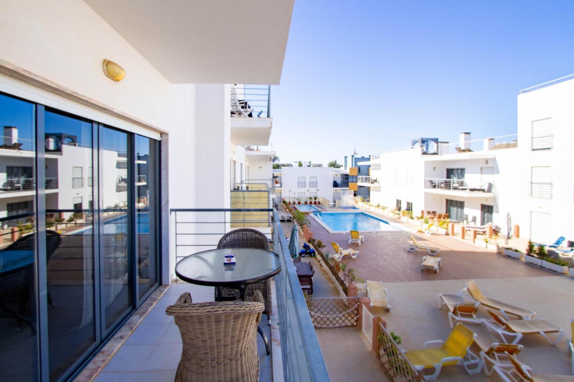 Casa Happiness, Swimming Pool, Fast Wifi, Parking Apartment Lagos Bagian luar foto